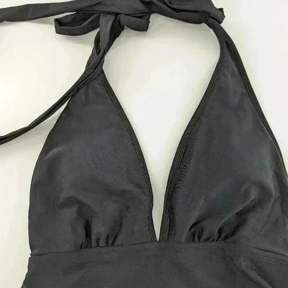 Cupshe Halterneck Plunge Swimsuit One Piece Medium Black Classic NWT - Picture 2 of 8